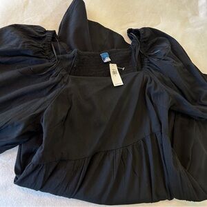 Old Navy black size M puff sleeve dress NWT has pockets